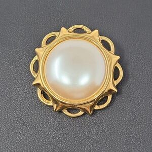 Vintage 80's Monet Signed Button Brooch Pin Gold Tone Large Faux Pearl Center